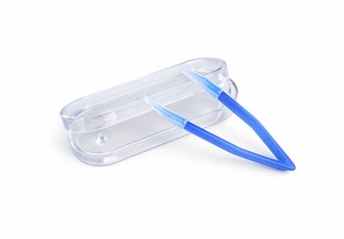 Pinzetka na kontaktní čočky v pouzdře - tmavě modrá